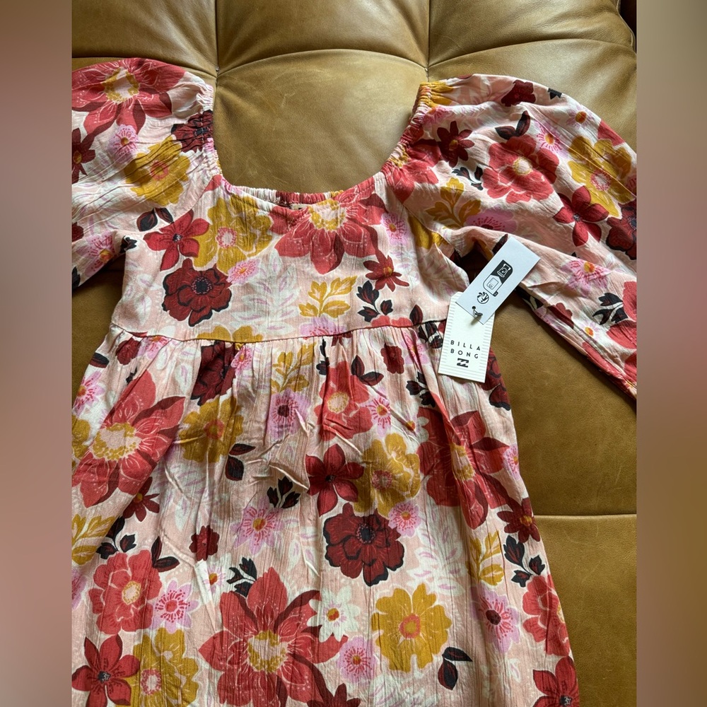 Billabong. Junior dress size S (8) NWT